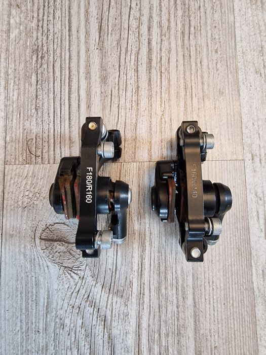 Zaciski hamulca rowerowego tarczowego mechanicznego Trioblade