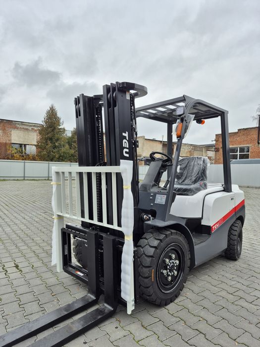 Новий вилковий навантажувач, погрузчик TEU