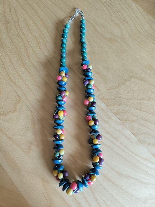 Colares bonitos e elegantes