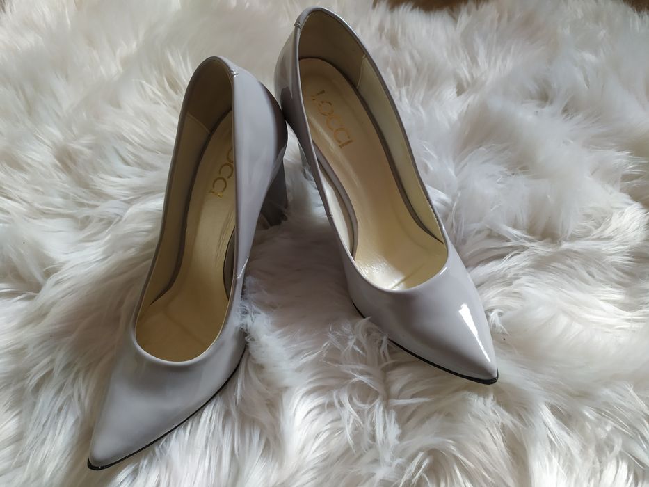 Buty na obcasie skórzane na słupku 38