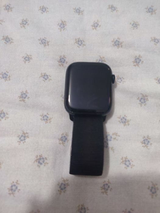 Apple Watch Series 9 45mm в доброму стані.