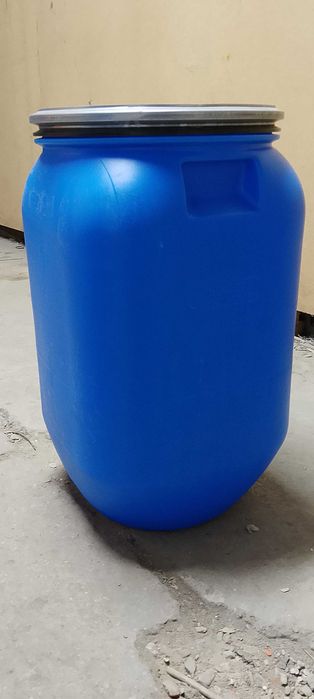 Beczki plastikowe 120l.