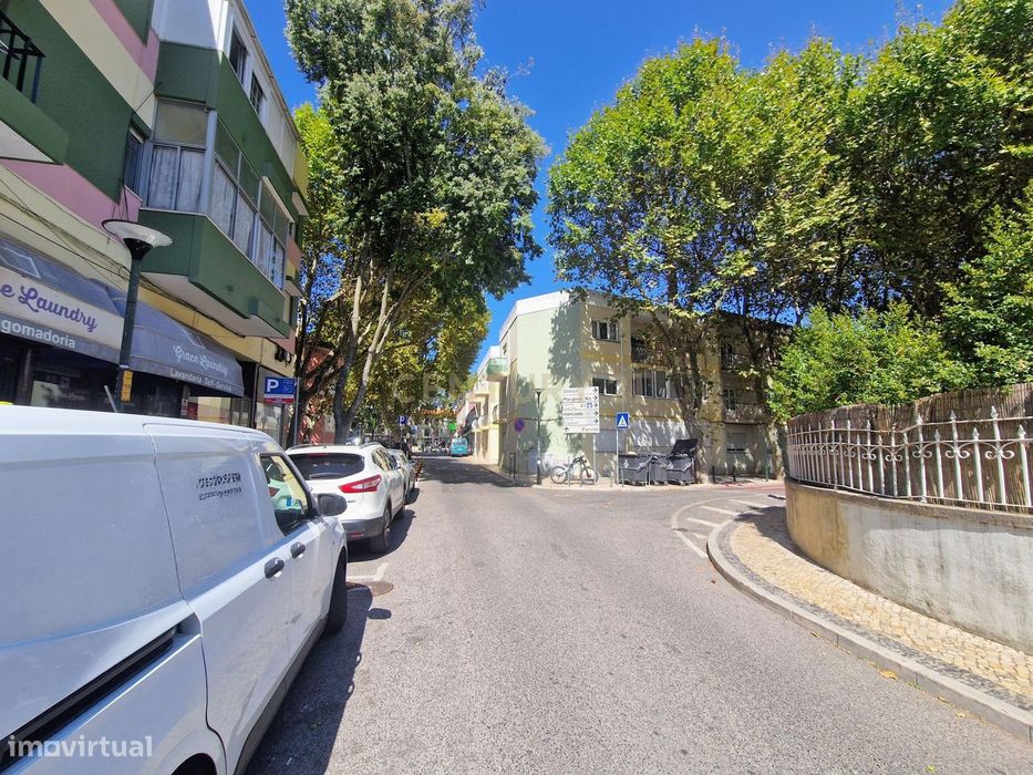 Loja para arrendamento em Carcavelos