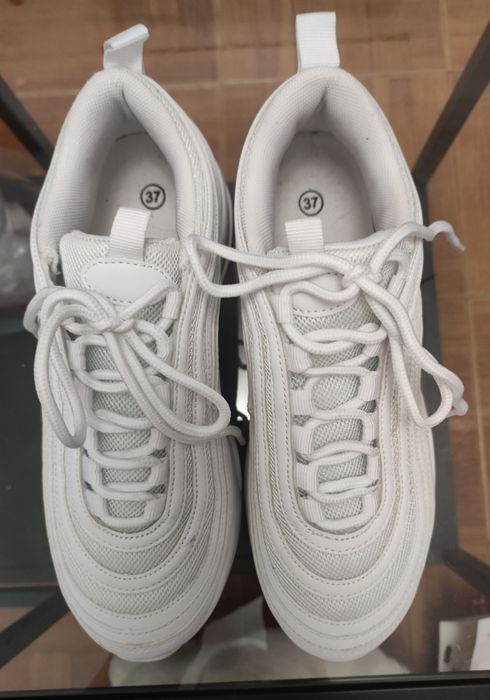 Sapatilhas brancas 37