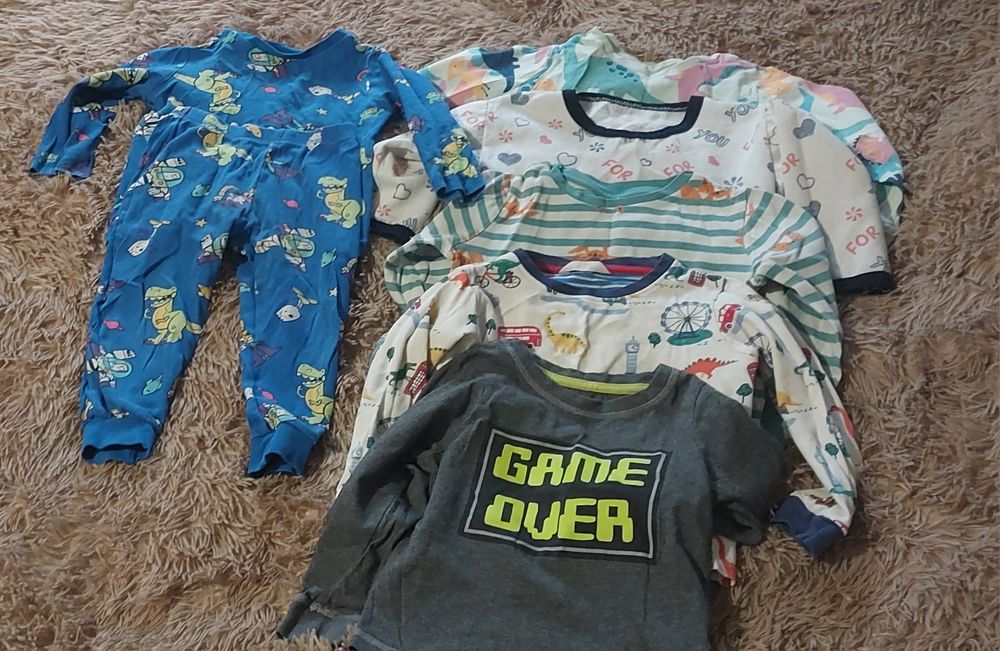 Великий пакет одягу на хлопчика