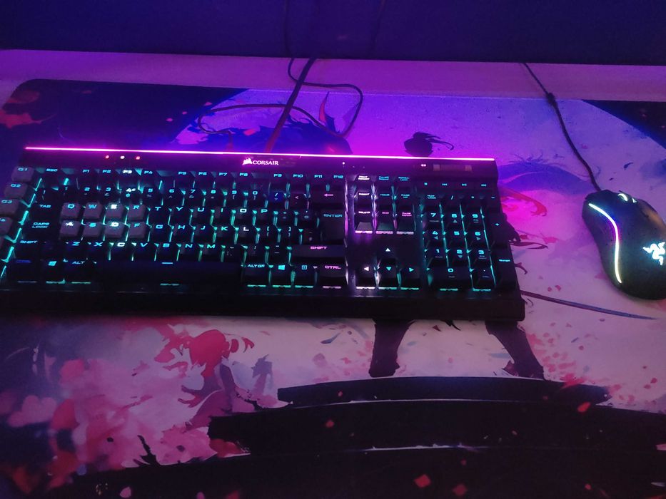 Teclado Corsair K95 RGB platinum