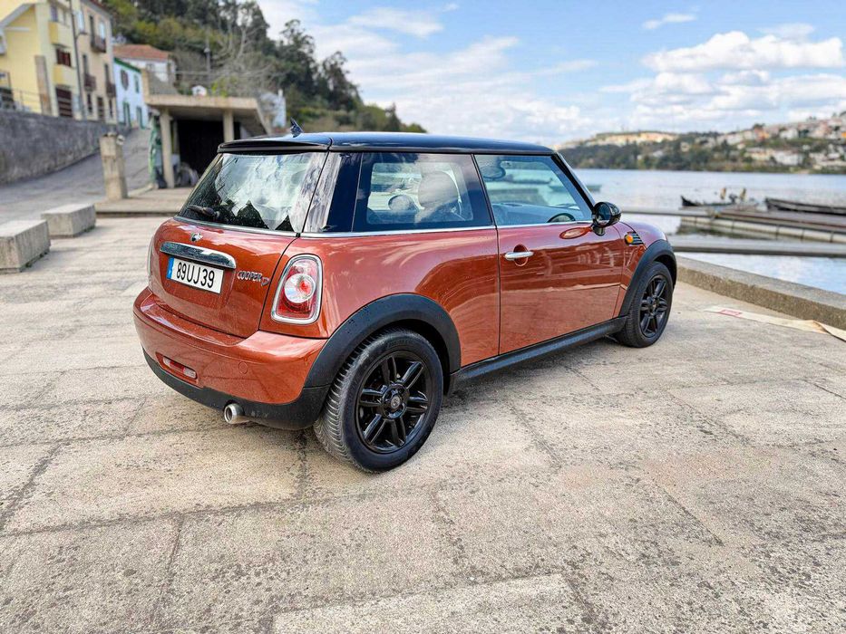 Mini Cooper D 1.6 - Desde 157€ por mês - OFERTA IPHONE 17