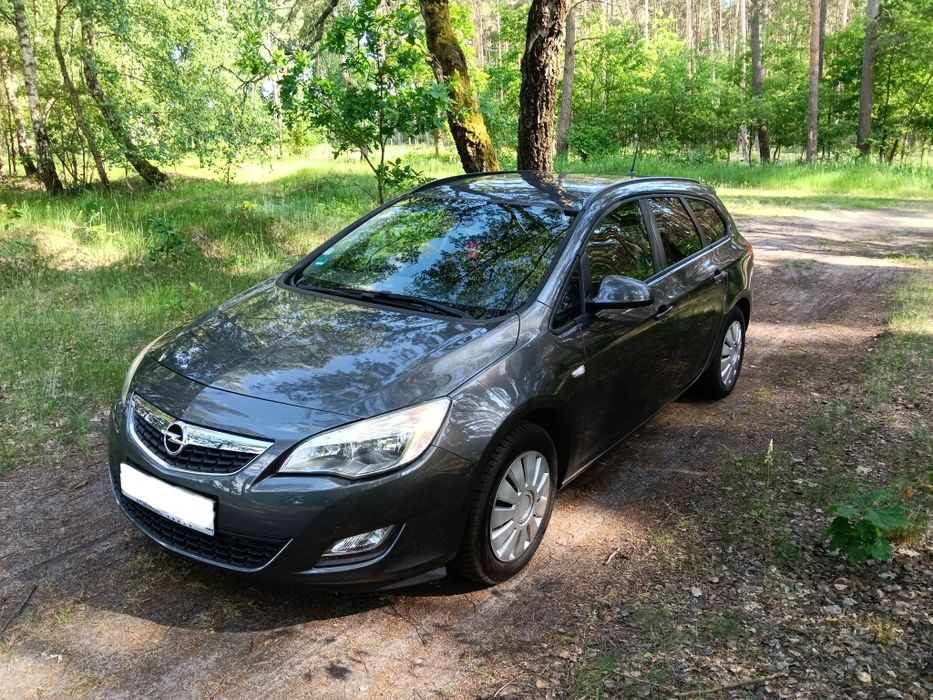 Opel Astra J 1.4 turbo 2011r.