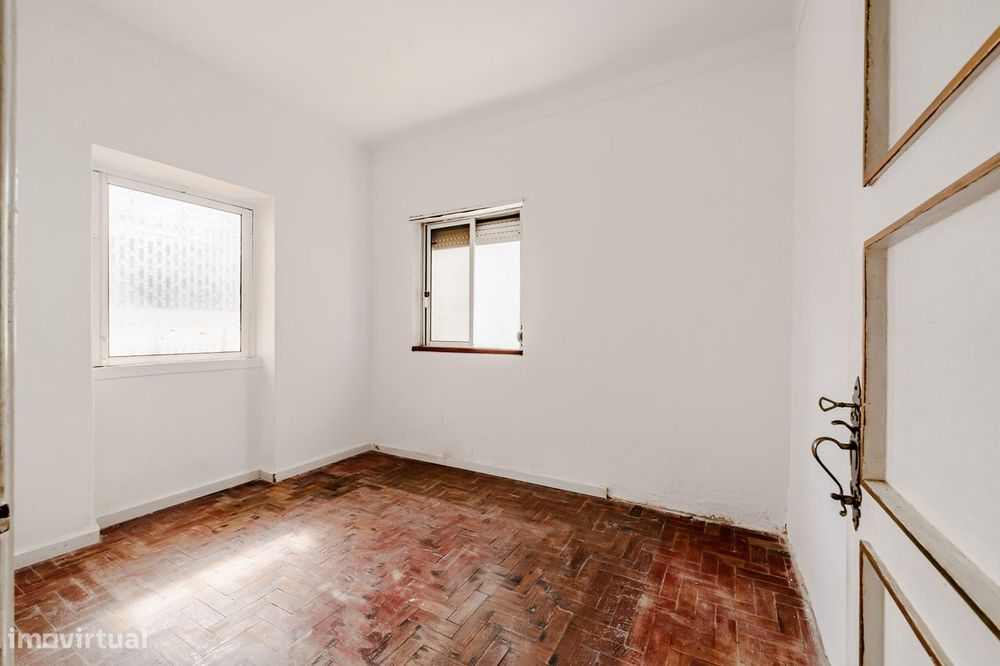 Apartamento T2 à venda na Rua General Humberto Delgado