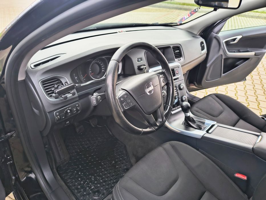 Volvo V60 D3 2014