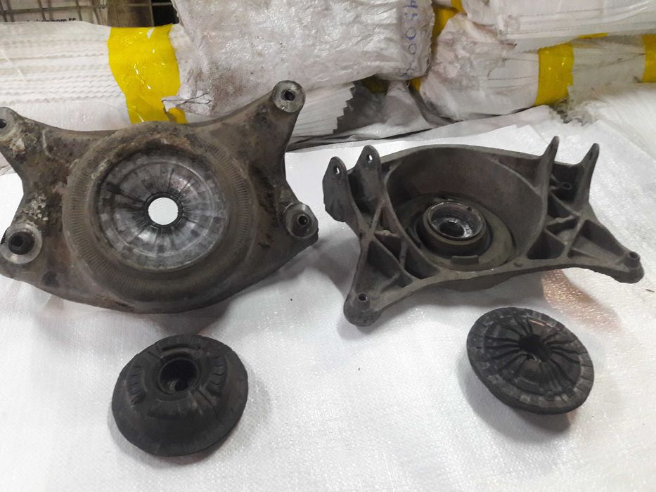 Опора переднего амортизатора Audi a4b8