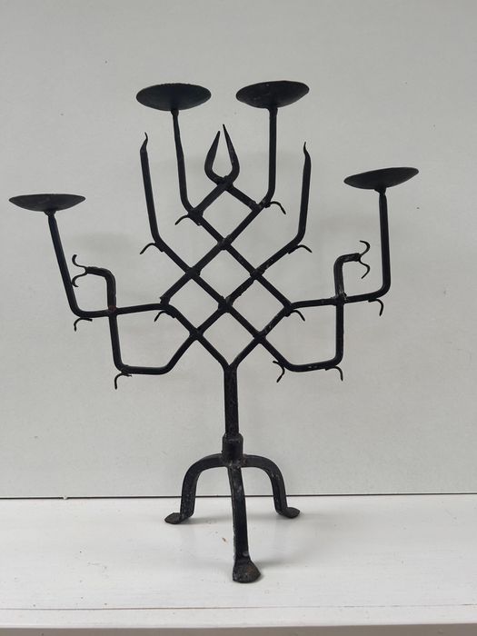 Candelabro em  ferro forjado