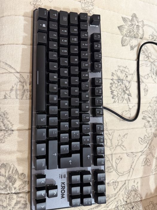 Teclado mecanico krom rgb