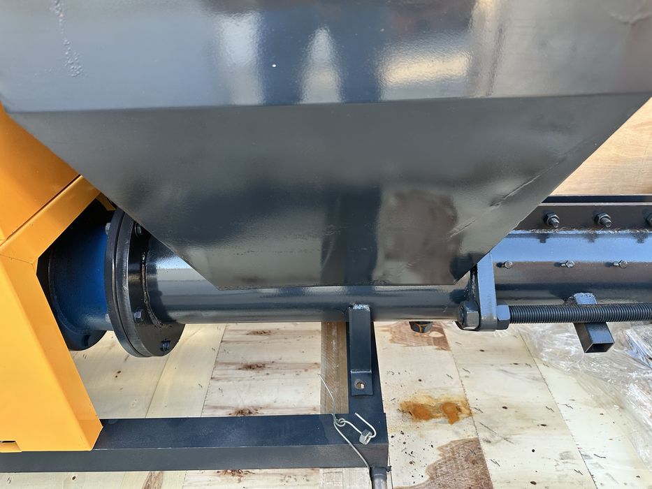 Máquina de projetar argamassa nova