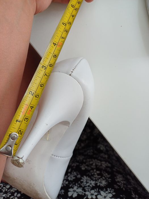 Buty na obcasie, białe