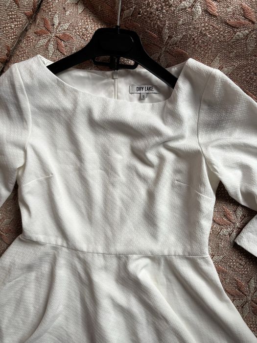 Сукні жіночі нарядні і повсякденні, див фото