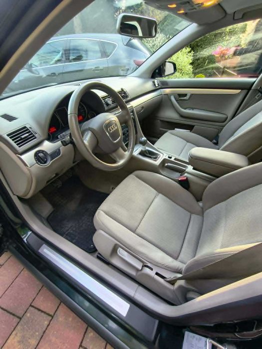 Samochod osobowy marki Audi a4 b7 2006r 2.0tdi 143km