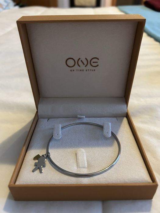 Pulseira da One com pendente de menino