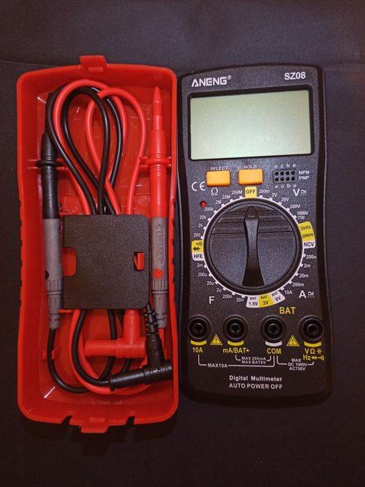 Multímetro Digital/Digital Multimeter