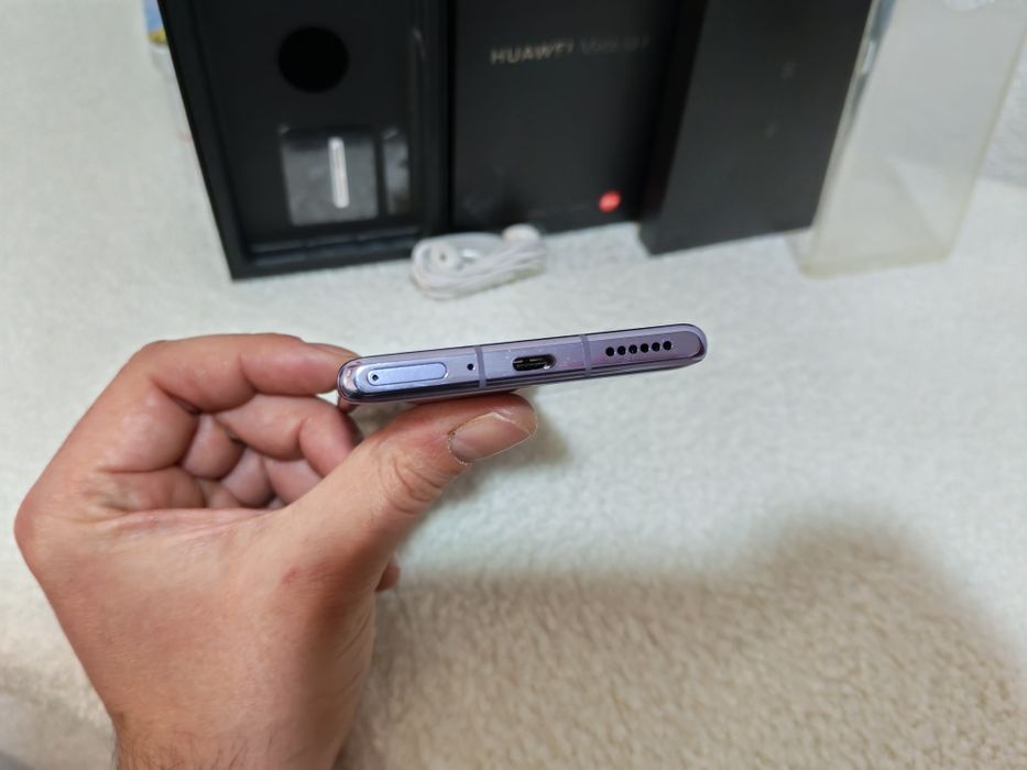 Smartphone Huawei Mate 30 Pro em estado irrepreensível