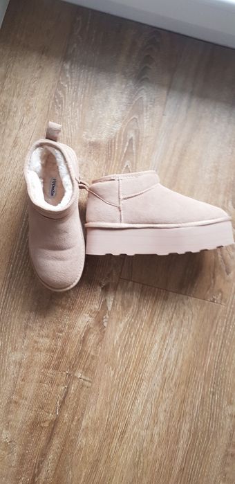 Buty  UGG w rozmiarze 37, makri Deezee
