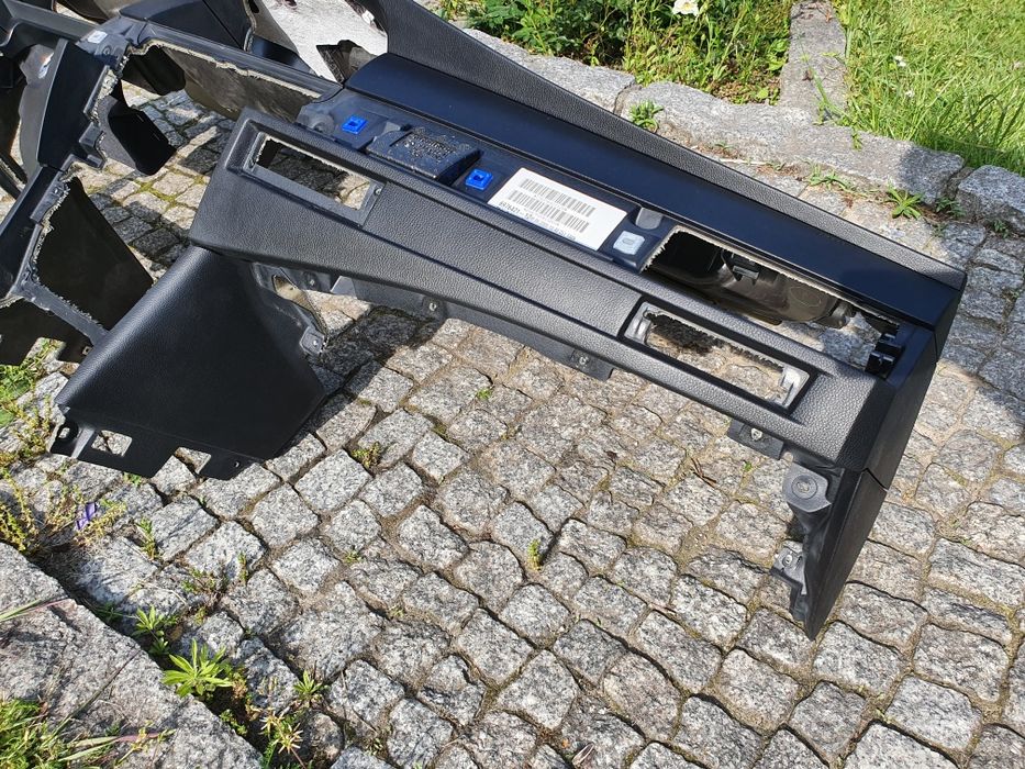 Oryginalna używana deska BMW E60 uchwyty na kubki cup holder europa