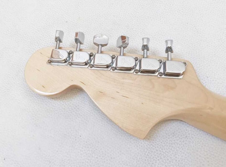 Fender Stratocaster American Vintage AVRI 70'S Nova