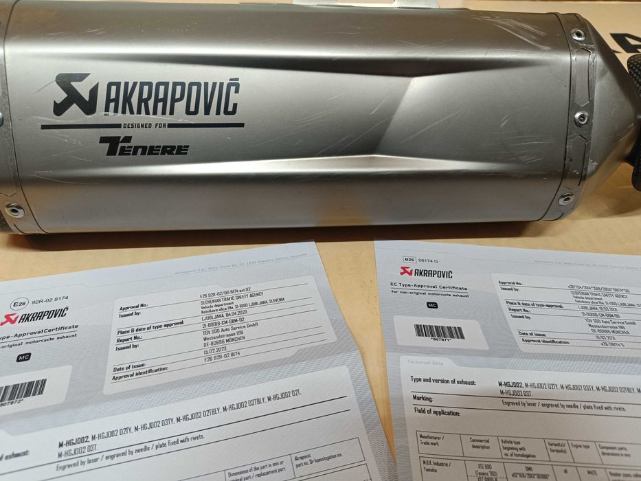 PONTEIRA AKRAPOVIC YAMAHA TENERE 700 - com um dano