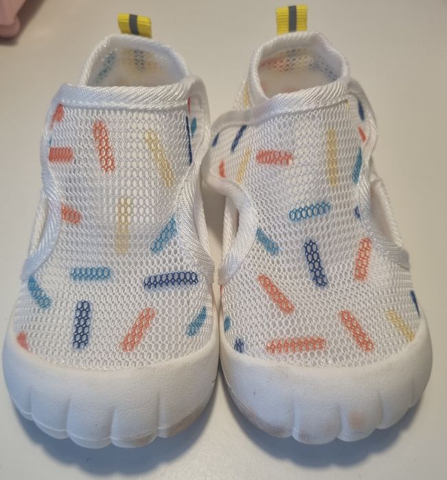 Sandálias respeitadoras