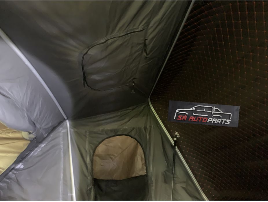 TENDA DE TEJADILHO RÍGIDA ABERTURA LATERAL