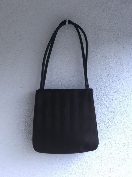 Mala Guess Original em castanho