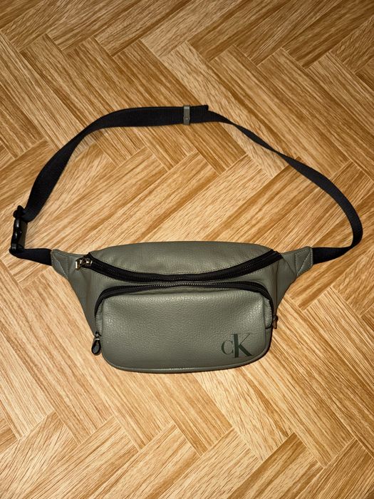 Продам сумку Calvin Klein