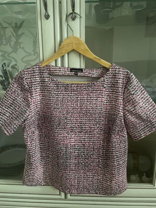 Продаю блузу-топ, практично нову, відмінної якості.