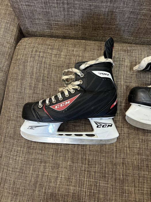 Продам ковзани (коньки) CCM RBZ 40. 42 розмір