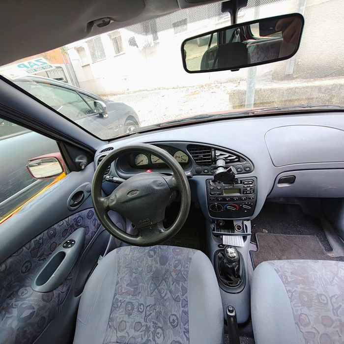 Ford Fiesta 1.25 Zetec (1997) - Venda Rápida