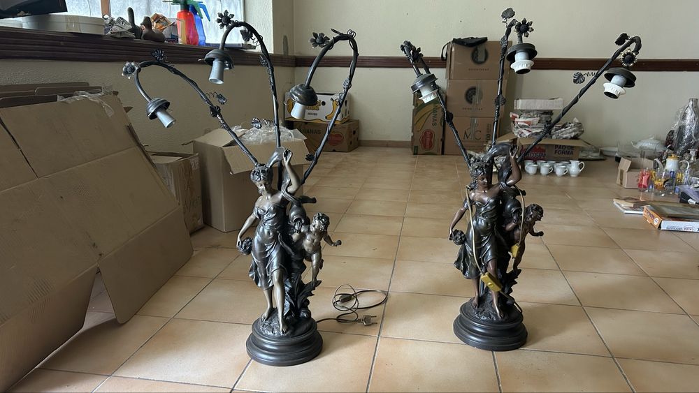 Candeeiro entrada com escultura