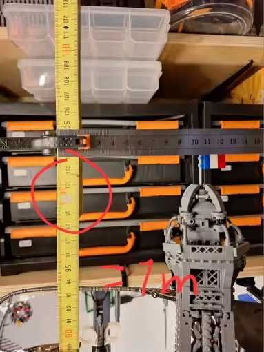 Eiffel tower MOC version444364401106626561