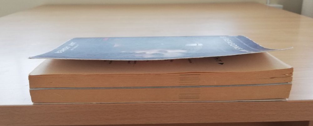 Livro "Thirteen Reasons Why" de Jay Asher