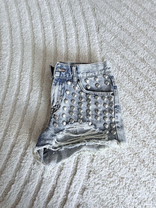 Szorty pull&bear  krótkie spodenki jeansowe z ćwiekami nitami rozm.34