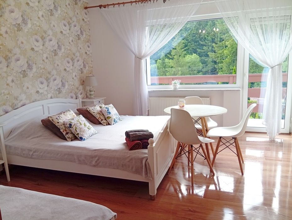 Komfortowy Pokój 3 osobowy - Kwiatowy -  w Wiśle  z wanną -  aneksem - balkonem