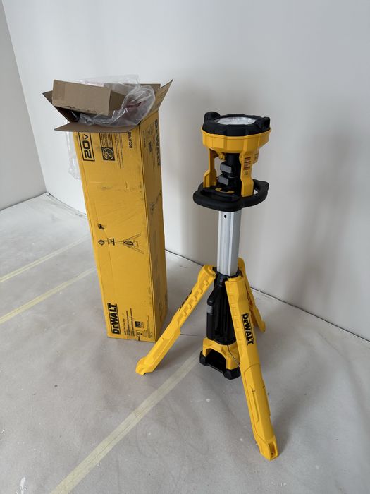 Акумуляторний ліхтар Dewalt DCL079