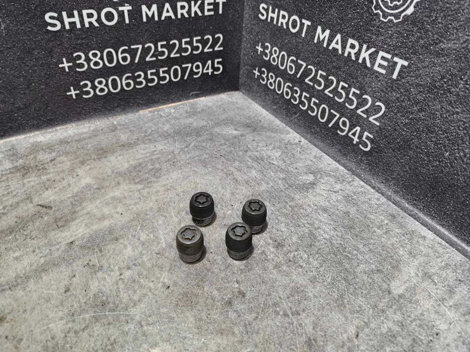 Оригінальні секретки на колеса  Nissan Juke Qashqai Rogue Tiida Murano