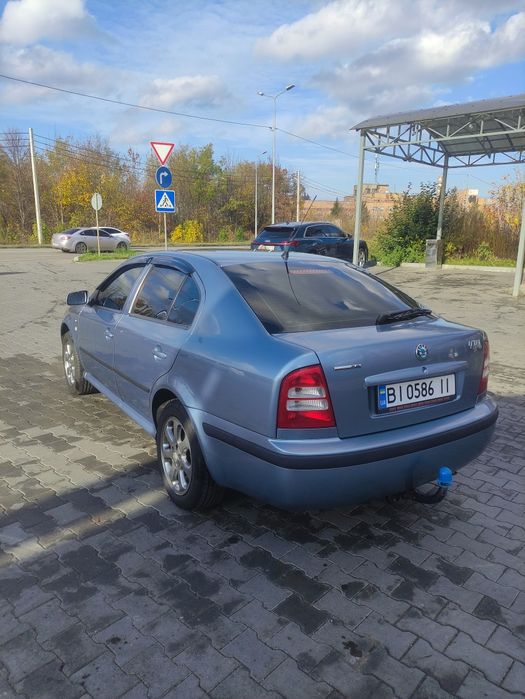 Шкода Октавія Тур 2.0 бензин/газ 2003 року.