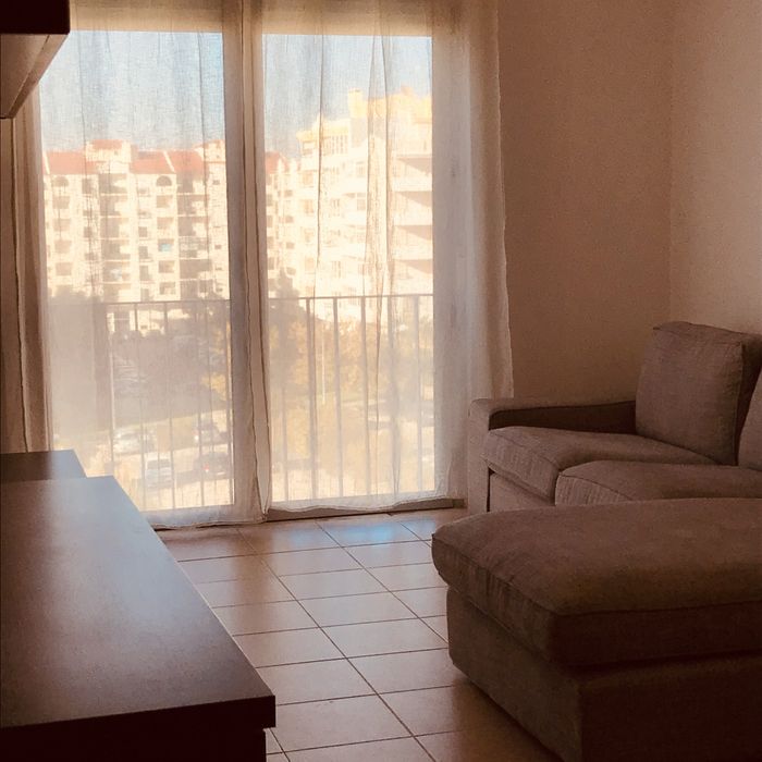 Arrenda-se quarto a estudante