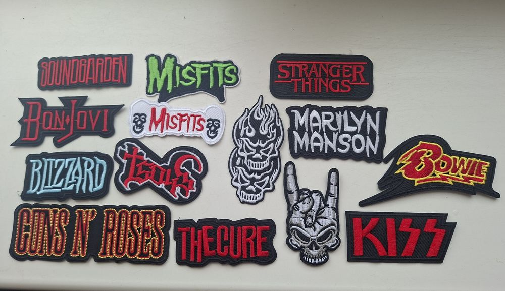 нашивки у стилі рок і панк