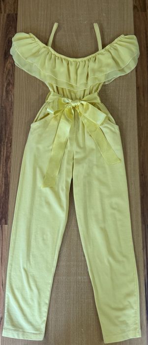 Літній костюм-комбінезон на дівчинку