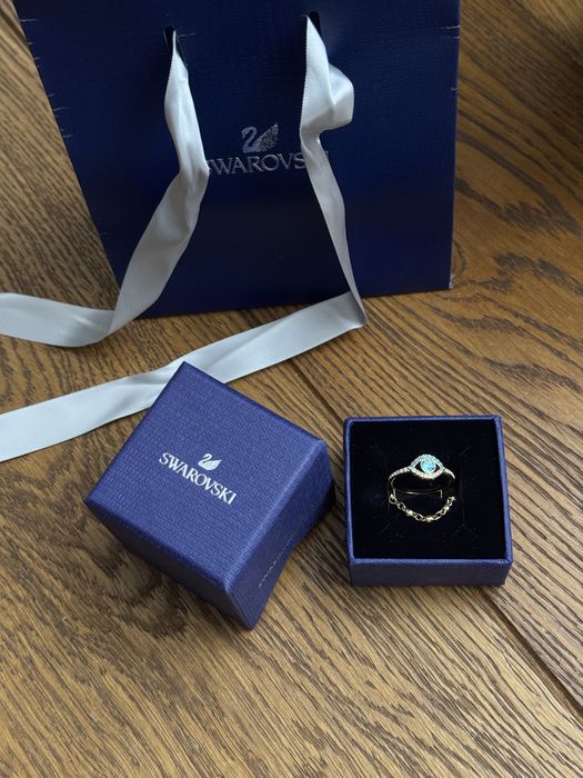 Кольцо Swarovski нове ,розмір 16