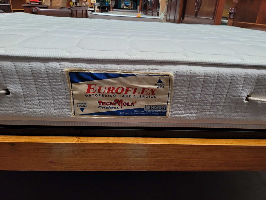 Óptima Cama de casal com estrado e colchão - Tudo em óptim