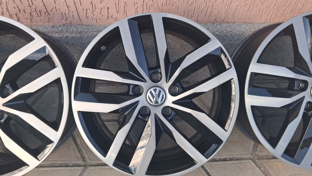 Оригінальні диски титани VW Golf 5/112R17 vag Madrid