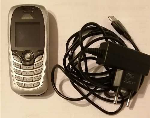 Telemóvel Siemens CV65, com carregador